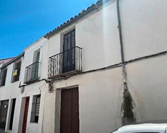 Casas en venta y pisos alquiler - 3