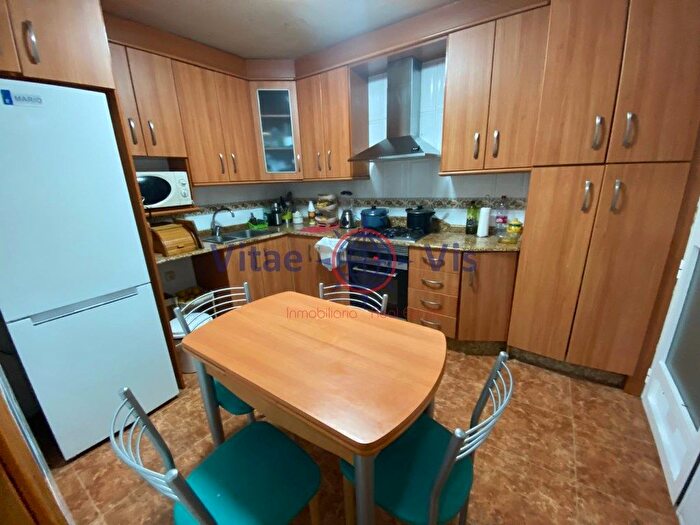 Casas en venta y pisos alquiler - 3