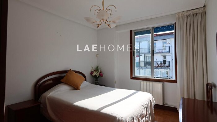 Piso en venta en LasarteOria, Gipuzkoa de 3 habitaciones