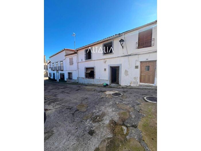 Casas en venta y pisos alquiler - 1