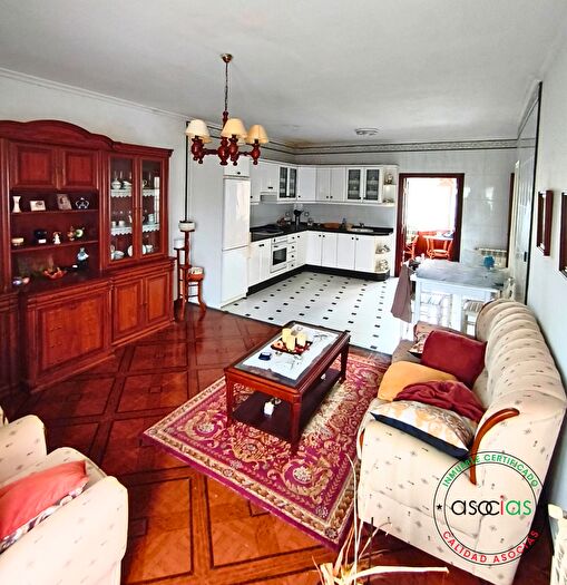 Casas en venta y pisos alquiler - 1