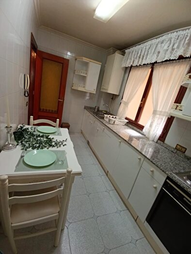 Casas en venta y pisos alquiler - 3