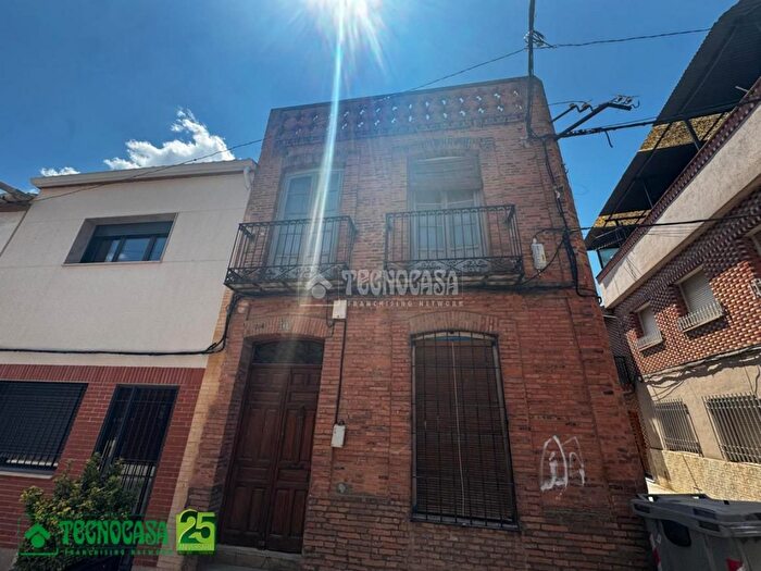 Casas en venta y pisos alquiler - 1