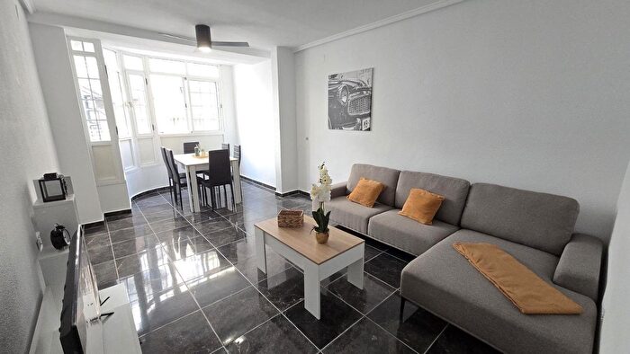 Casas en venta y pisos alquiler - 1