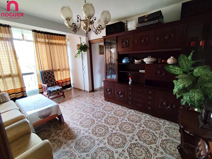 Casas en venta y pisos alquiler - 3