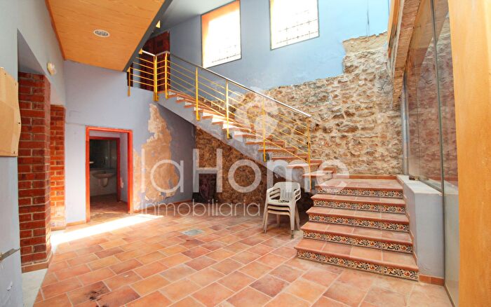 Casas en venta y pisos alquiler - 1