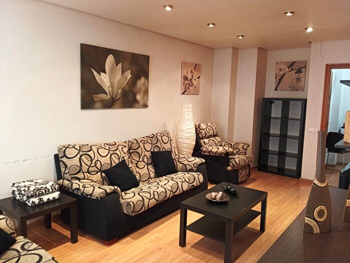 Piso en alquiler en Centro, San Lorenzo de 3 habitaciones