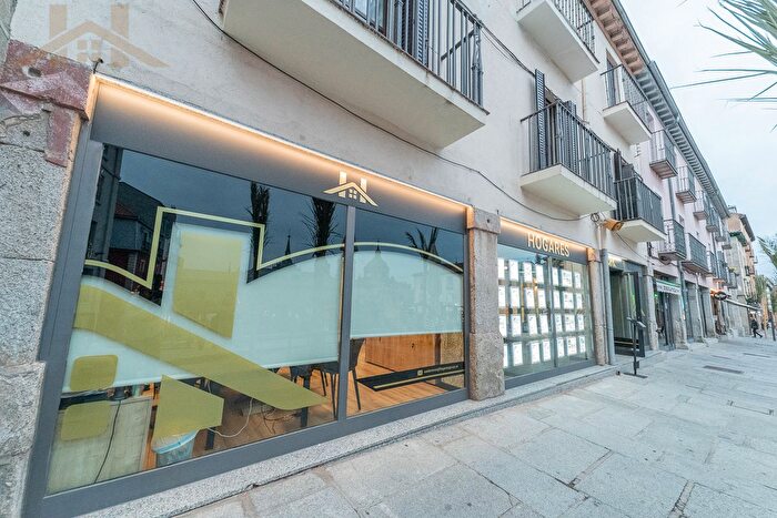 Casas en venta y pisos alquiler - 3