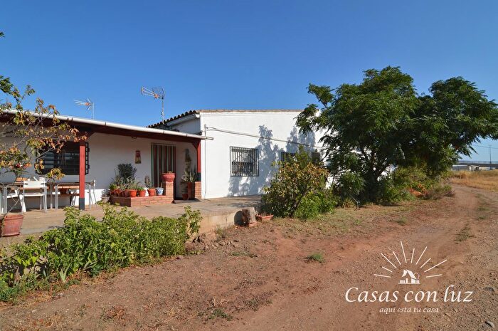 Casa en venta en Barrios rurales del oeste, Garrapinillos de 3 habitaciones