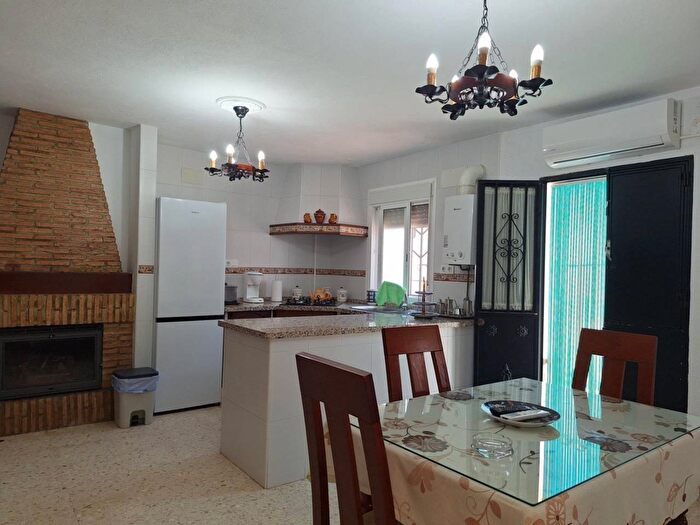 Casa en alquiler en Andalucía, Sevilla de 4 habitaciones