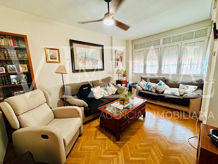 Casas en venta y pisos alquiler - 1