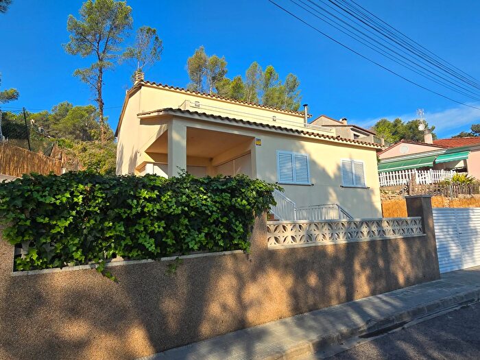 Casa en venta en Canyelles, Barcelona de 4 habitaciones