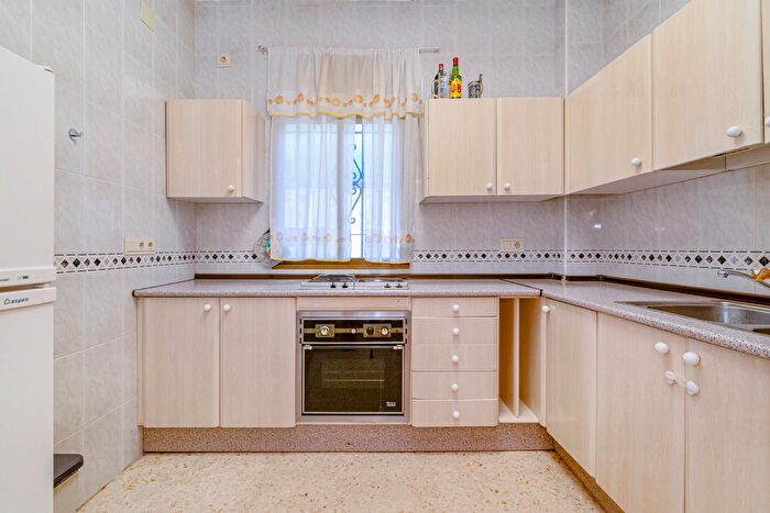 Casas en venta y pisos alquiler - 2