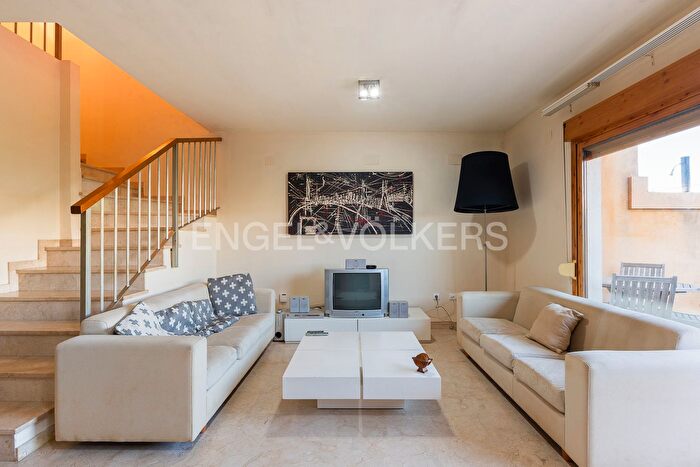 Casas en venta y pisos alquiler - 1