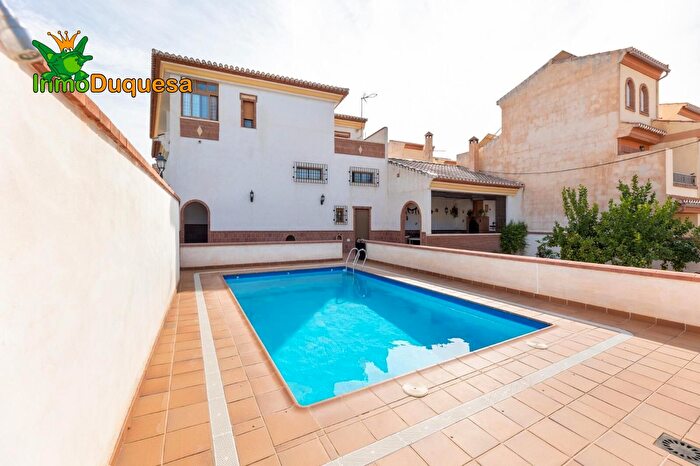 Casas en venta y pisos alquiler - 1