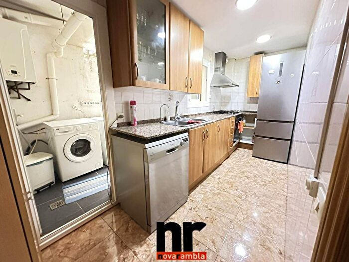 Casas en venta y pisos alquiler - 3