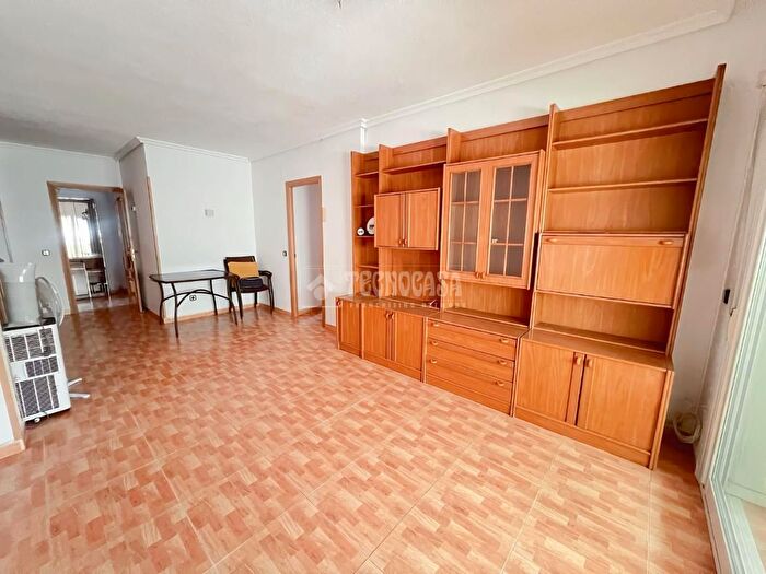 Casas en venta y pisos alquiler - 1