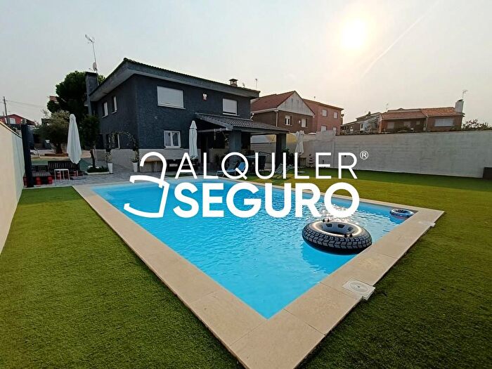 Casas en venta y pisos alquiler - 1