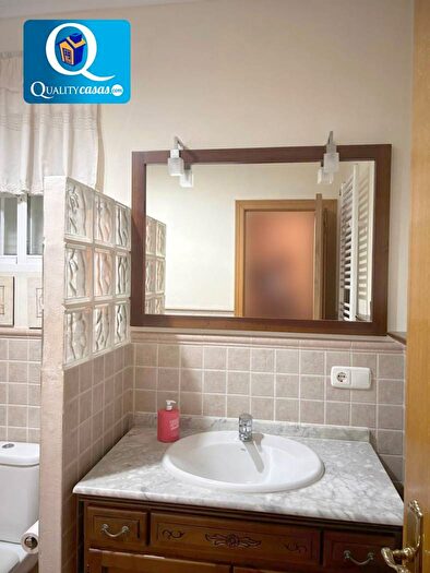 Casas en venta y pisos alquiler - 3