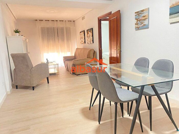 Casas en venta y pisos alquiler - 1