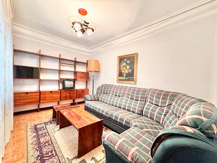 Casas en venta y pisos alquiler - 1