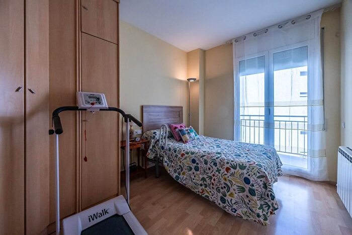 Casas en venta y pisos alquiler - 3