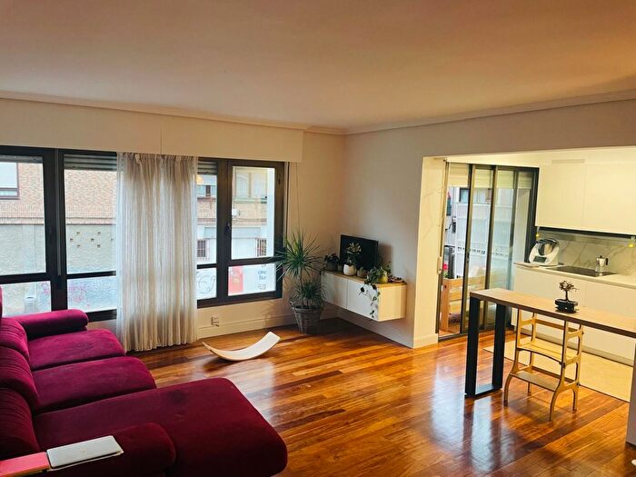 Casas en venta y pisos alquiler - 1