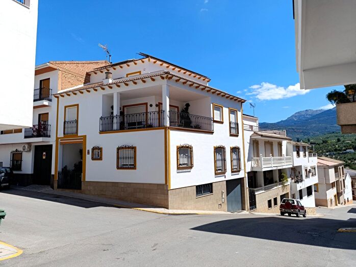 Casas en venta y pisos alquiler - 1