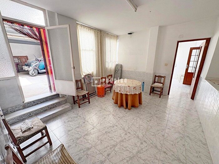 Casas en venta y pisos alquiler - 2