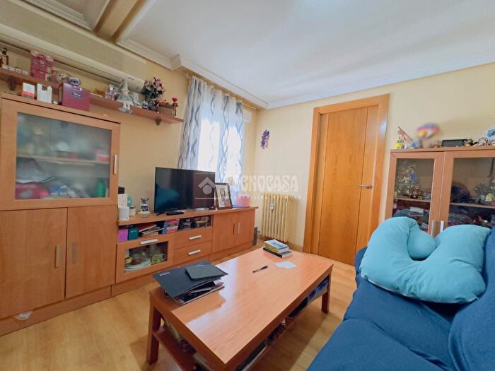 Casas en venta y pisos alquiler - 2