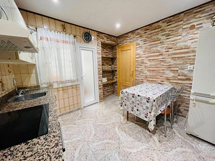 Casas en venta y pisos alquiler - 1