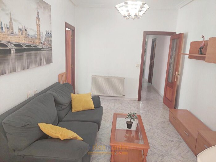 Casas en venta y pisos alquiler - 1