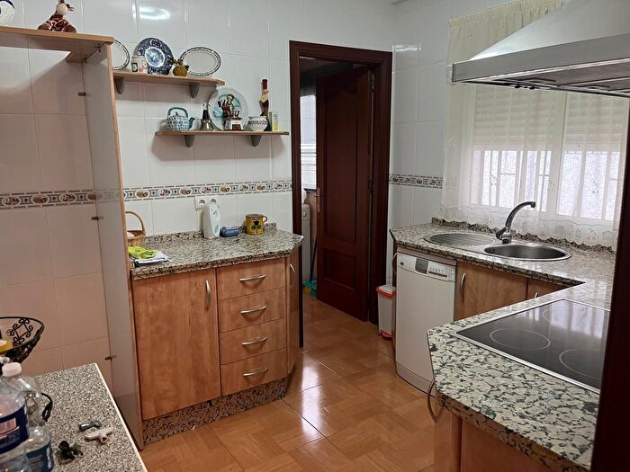 Casas en venta y pisos alquiler - 3