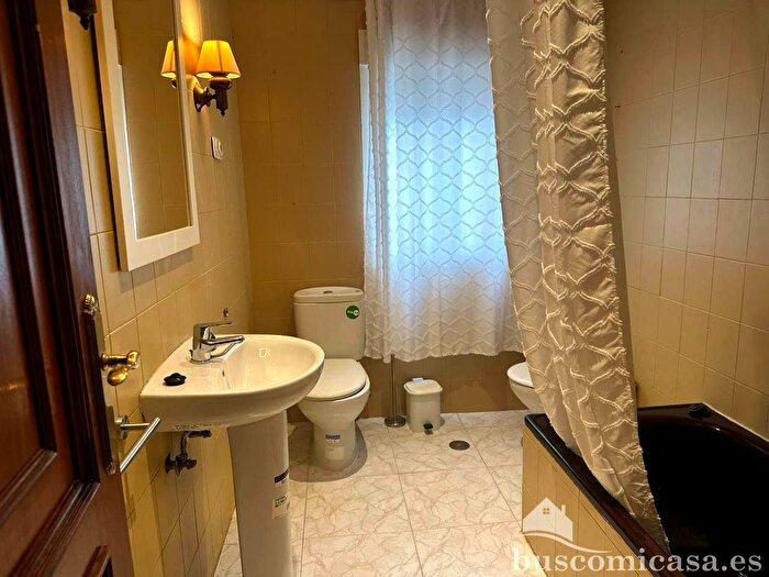 Casas en venta y pisos alquiler - 3