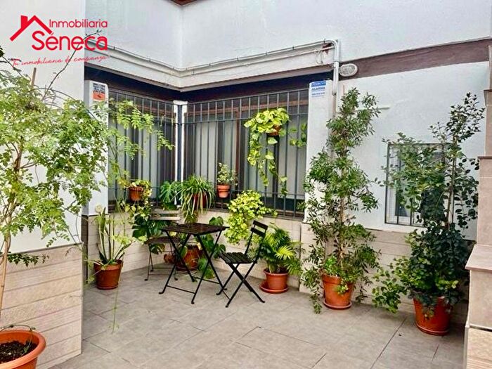 Casas en venta y pisos alquiler - 1