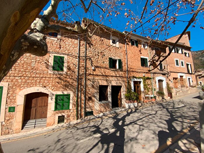 Casas en venta y pisos alquiler - 1