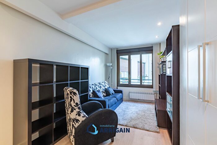 Casas en venta y pisos alquiler - 1