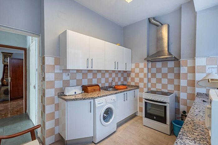 Casas en venta y pisos alquiler - 3