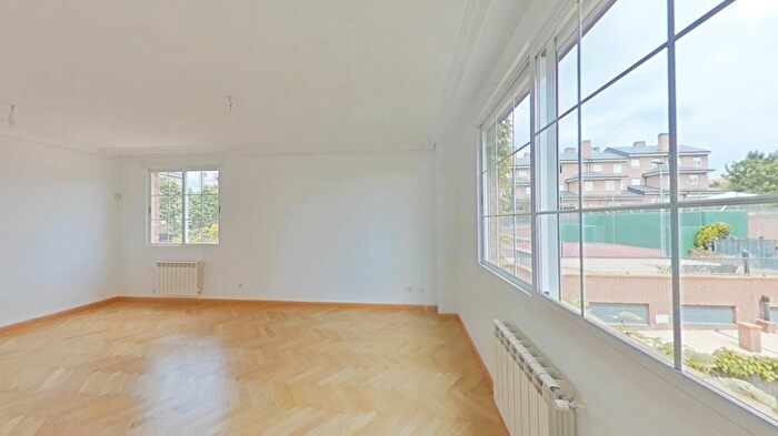 Casas en venta y pisos alquiler - 3