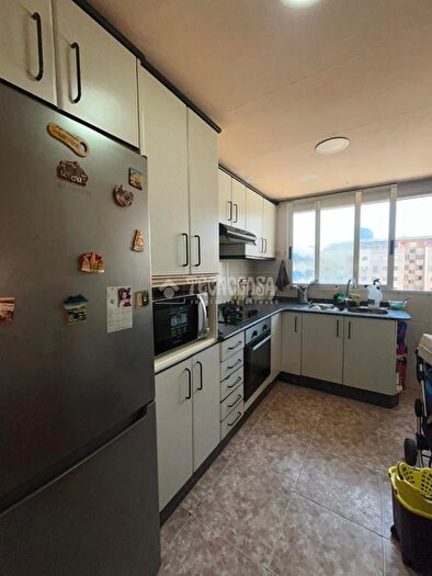 Casas en venta y pisos alquiler - 3