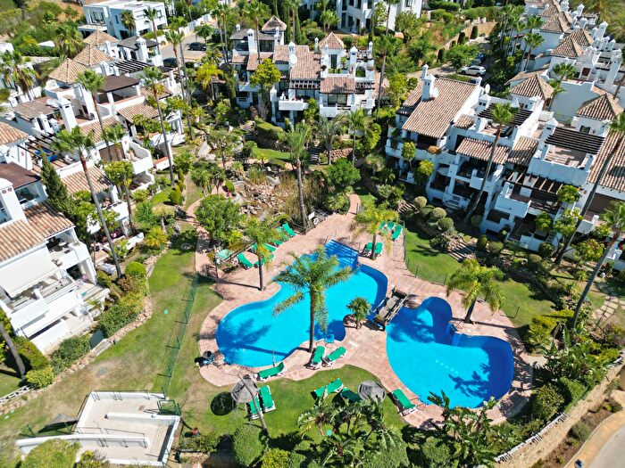 Casa en venta en El Paraíso, Benahavís de 4 habitaciones