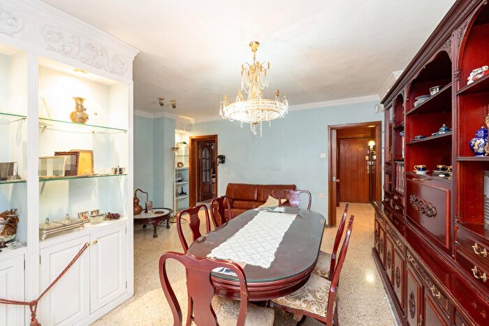 Casas en venta y pisos alquiler - 3