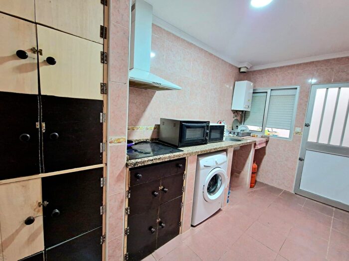 Casas en venta y pisos alquiler - 2