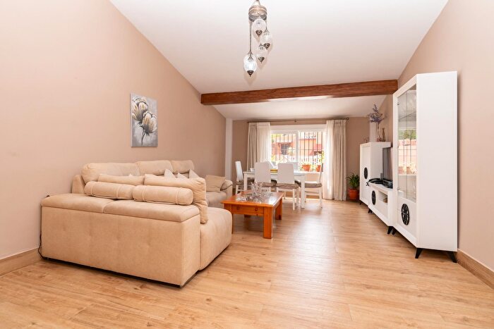 Casas en venta y pisos alquiler - 2