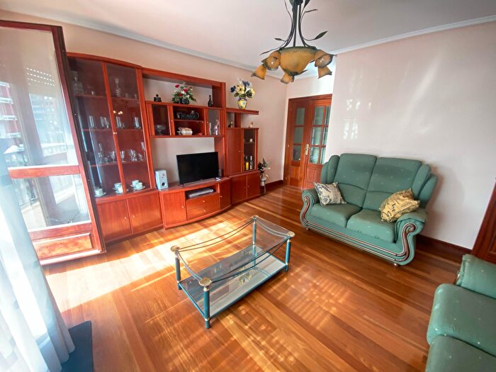 Casas en venta y pisos alquiler - 3