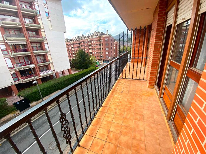 Casas en venta y pisos alquiler - 1