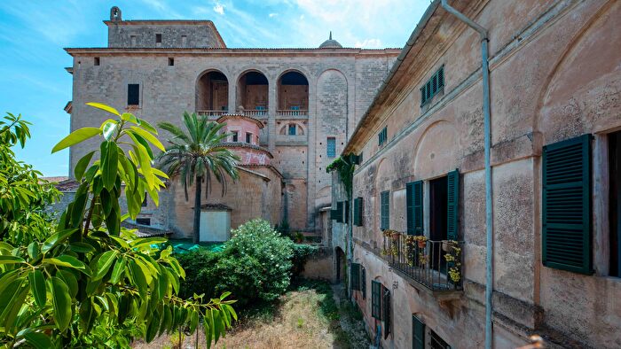 Casas en venta y pisos alquiler - 1