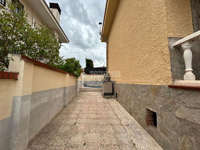 Casas en venta y pisos alquiler - 2