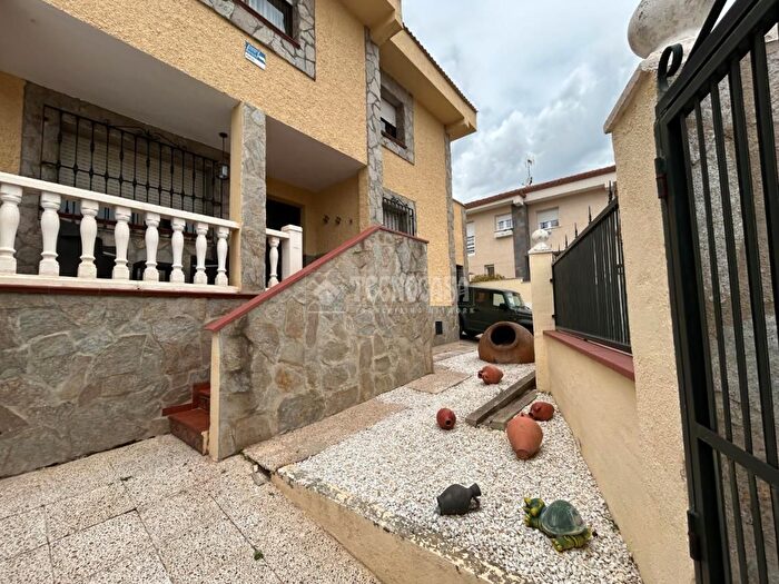 Casas en venta y pisos alquiler - 1