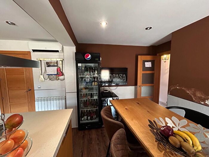 Casas en venta y pisos alquiler - 3